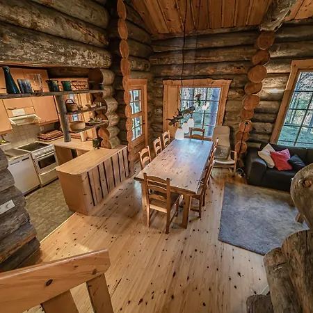 Aavalevi Log Apartment Levi