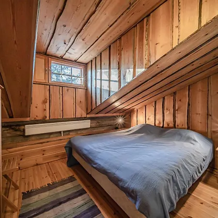 Aavalevi Log Apartment