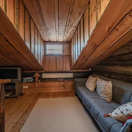Aavalevi Log Apartment Levi